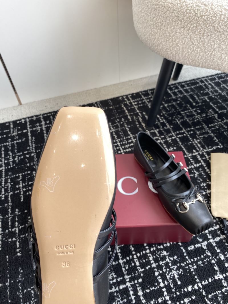 Gucci Flat Shoes